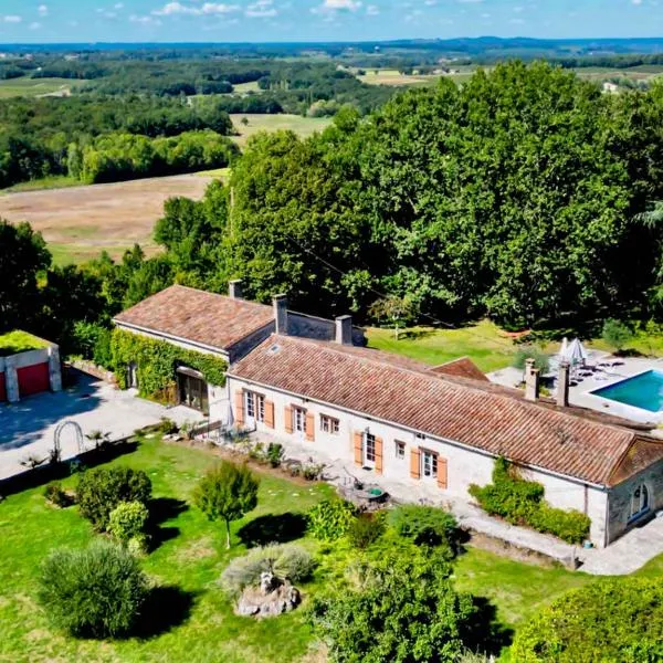 Stunning 18th Century Country House、Loubès-Bernacのホテル