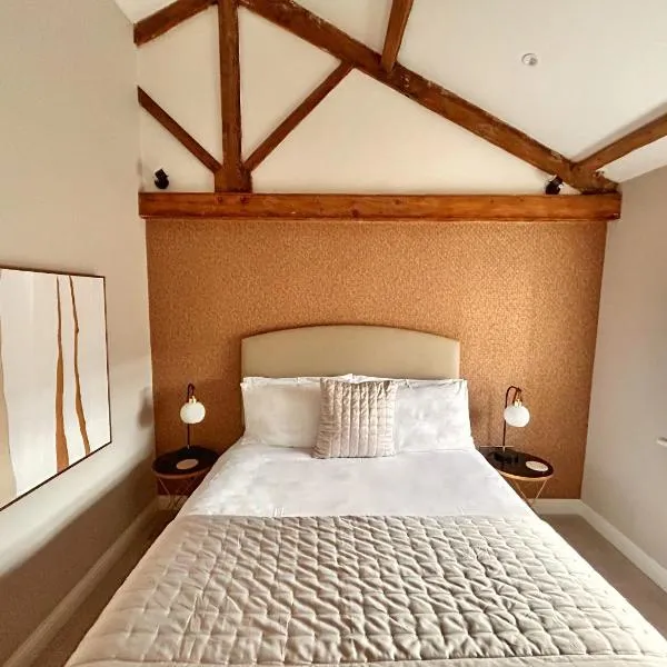 Character filled Courtyard Escape, hotel in Harrogate
