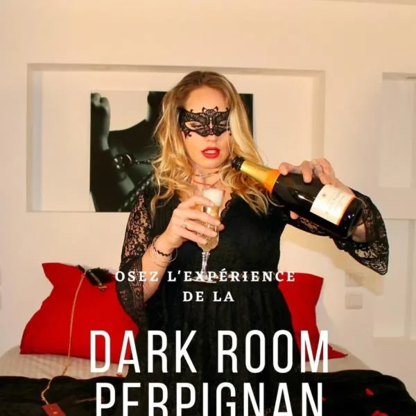 Dark Room Perpignan aux 50 nuances Jacuzzi Privé, hotel a Villeneuve-de-la-Raho
