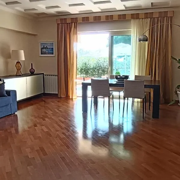 Pirandello Apartment Acitrezza, hotel in Aci Castello