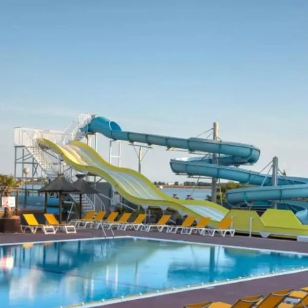 Mobile Home 450 4-6 pers Camping Le Lac des Rêves, face au lac, Wifi, Clim, Piscines, hotel v destinaci Lattes