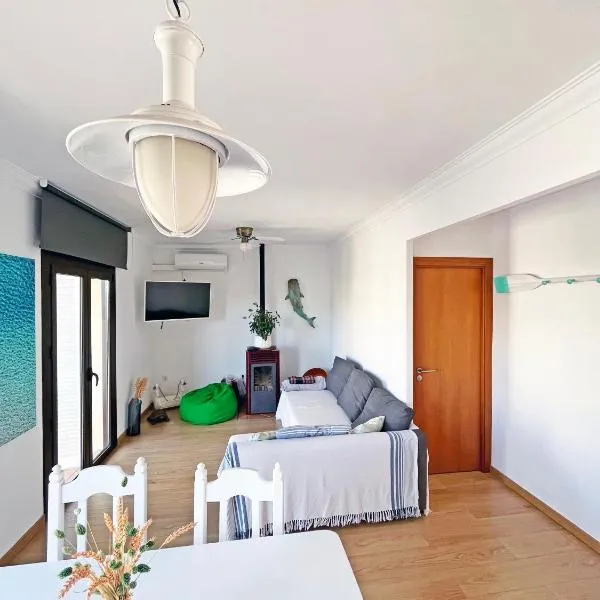 Apartamento con gran terraza en el centro, hotel v destinácii L'Escala
