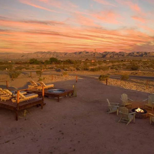 Total Serenity Cowboy Pool Fire Pit Views, hotel v destinaci Joshua Tree