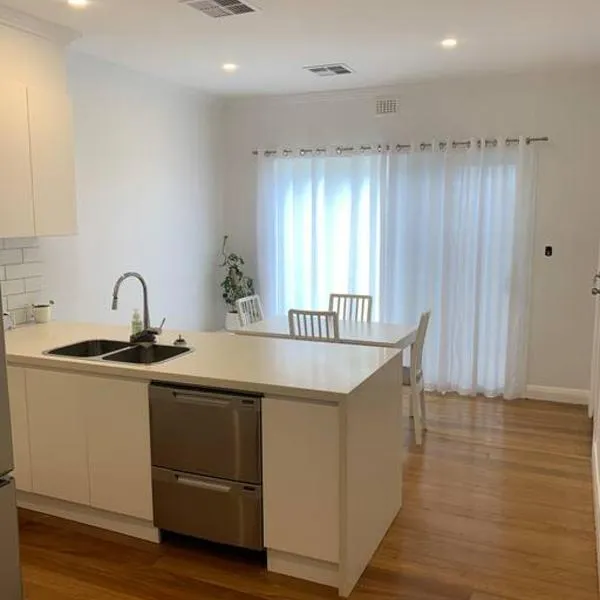 Ocean Eyre, hotel di Cowell