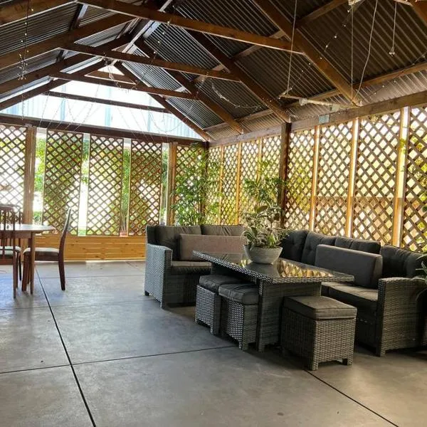 Family Home Away From Home, hotel v destinaci Rockingham