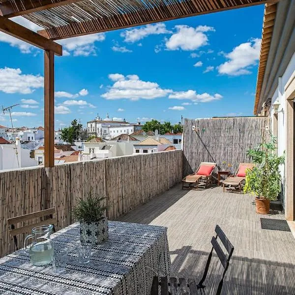 Tavira Terraces - in the centre with fantastic views, hotel v destinaci Tavira