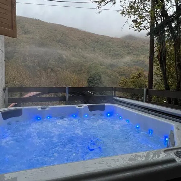 Forest view Aggeliki، فندق في كاربنيسي