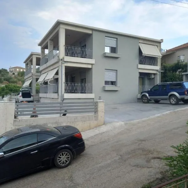 Makarounis Athanasios Apartments、ペタリディオンのホテル