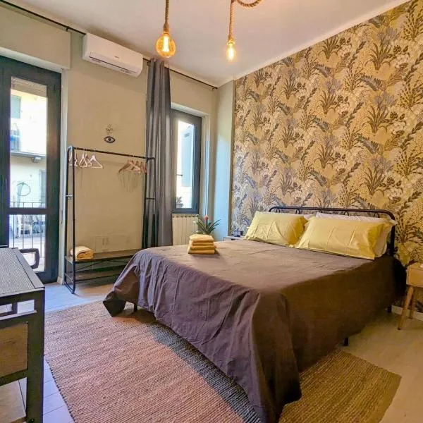 RO-MI Room, hótel í Alba
