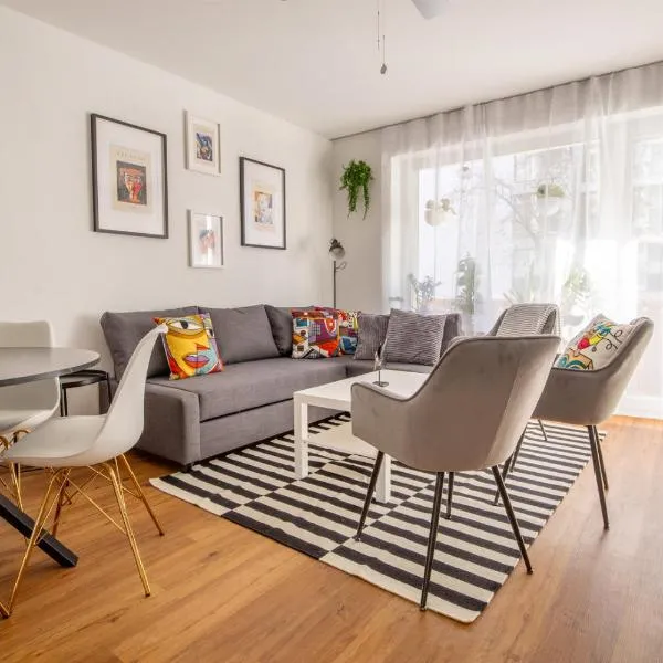 Modern Apartment with Balcony near SBB - Special PRIMERO PICASSO Apartment, Basel, up to 6 guests, hotel di Basel