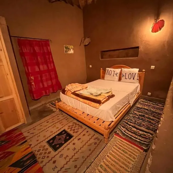 Authentic riad & activities Erg โรงแรมในมามิด
