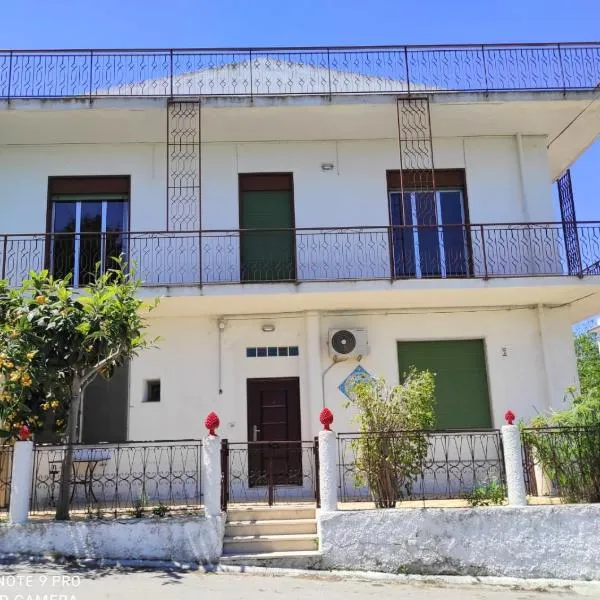 PignaRossa Appartamenti, hotel Mongiovéban