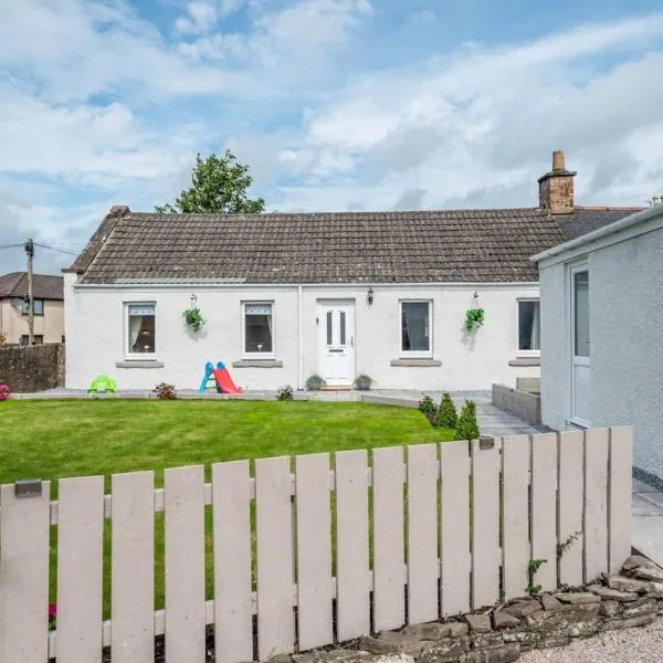 Charming Forfar House and Hot Tub, hotel i Angus