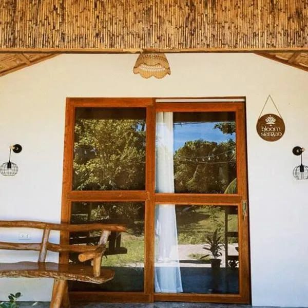 Bloom Siargao - Cozy Villa in Pacifico, hotell i San Isidro