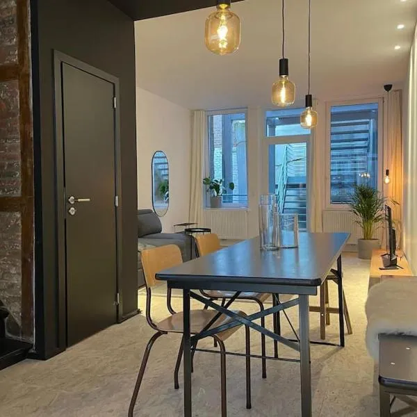 2 bedroom duplex in the historic heart of Liège, hotel in Liège