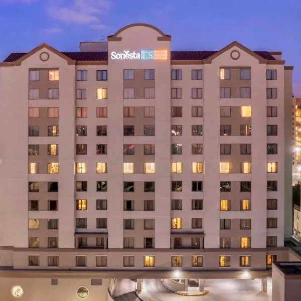 Sonesta ES Suites San Antonio Downtown Alamo Plaza - Newly Renovated、サンアントニオのホテル
