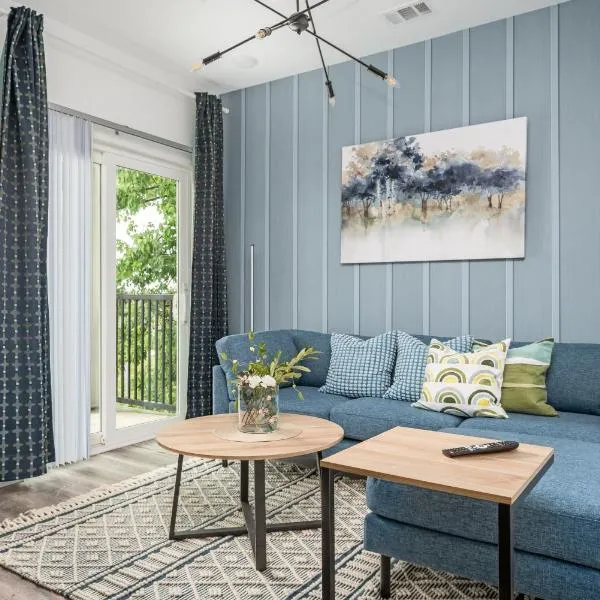 O4W Condo with Rooftop Patio Washer Dryer 542Blvd401, hotel in Atlanta