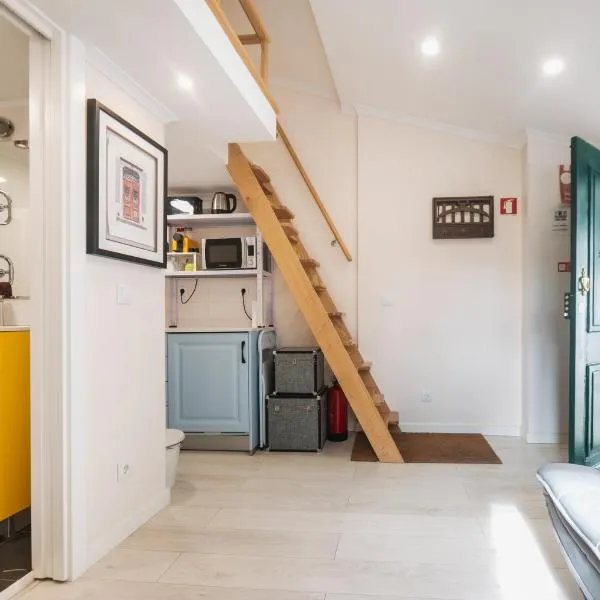 Cozy Yellow House Bairro Alto, hotel din Lisabona