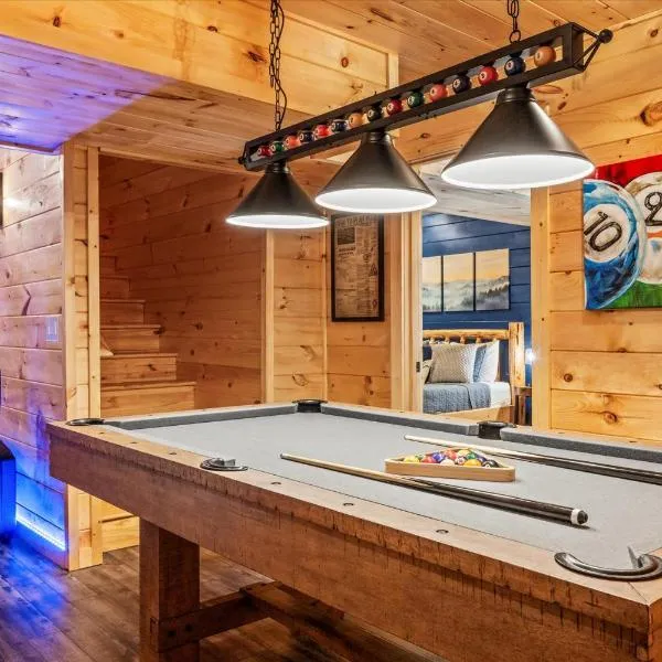 4 BD Luxury Cabin-Pool Table-Arcade-Hot Tub-Fire Pit-Coffee Bar-S'mores Bars, hotel i Sevierville