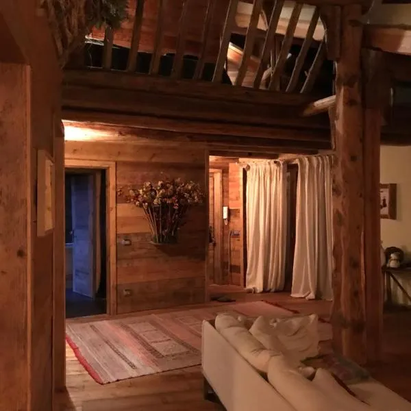 Baita Cashmere, hotel Traverses városában