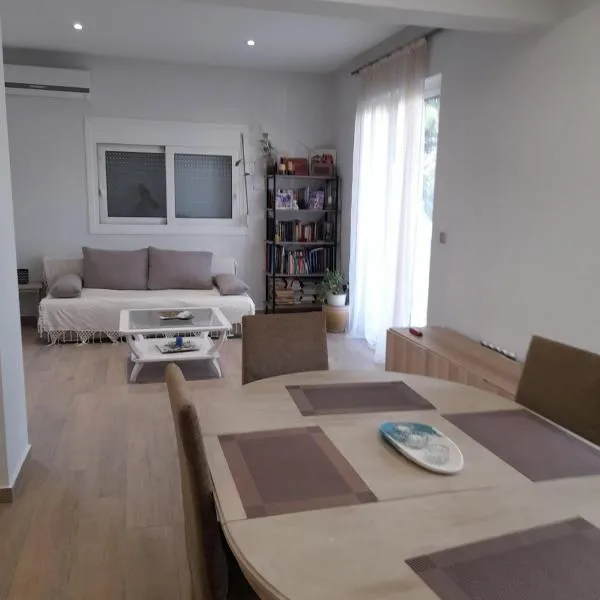 Al Fresco Voula Apartment, hotel en Atenas