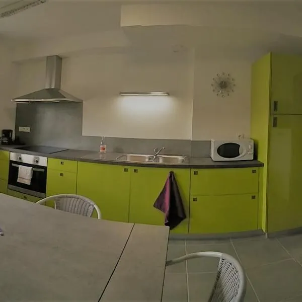 Le Repaire, hotel in Cormaranche-en-Bugey