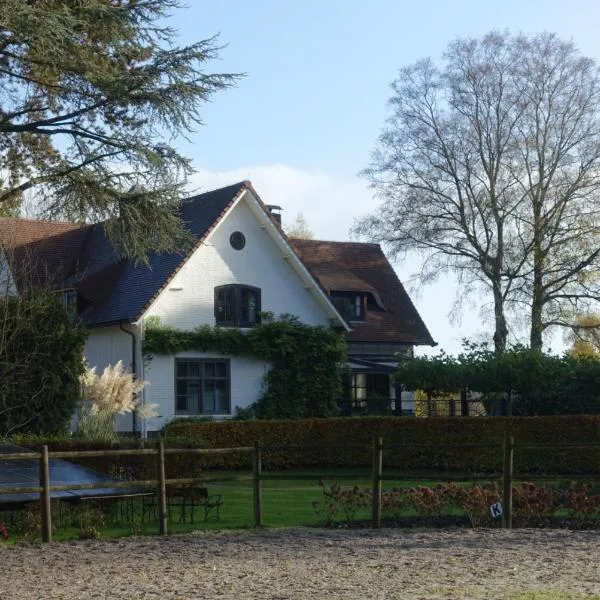 Huisje Bommelstein, hotel v destinaci Joure
