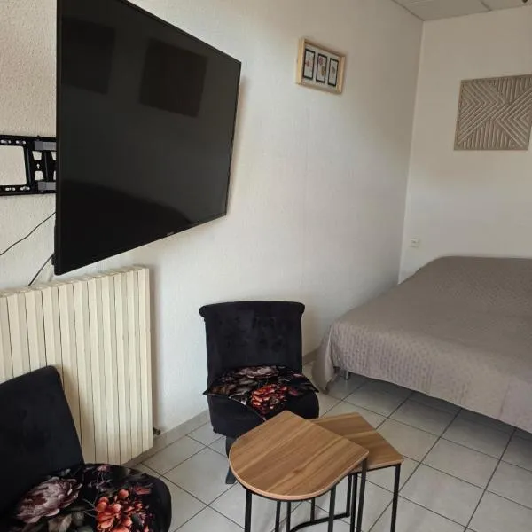 Chambre indépendante, hotel in Les Avenières