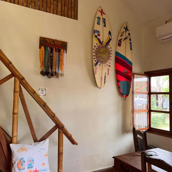 La Casa de Pucha Surf History & Tropical Stay, Hotel in Pedasí Town