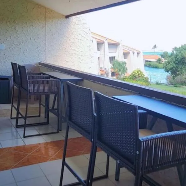 Sea Turtle Condo with Loaded Amenities、クリスチャンステッドのホテル