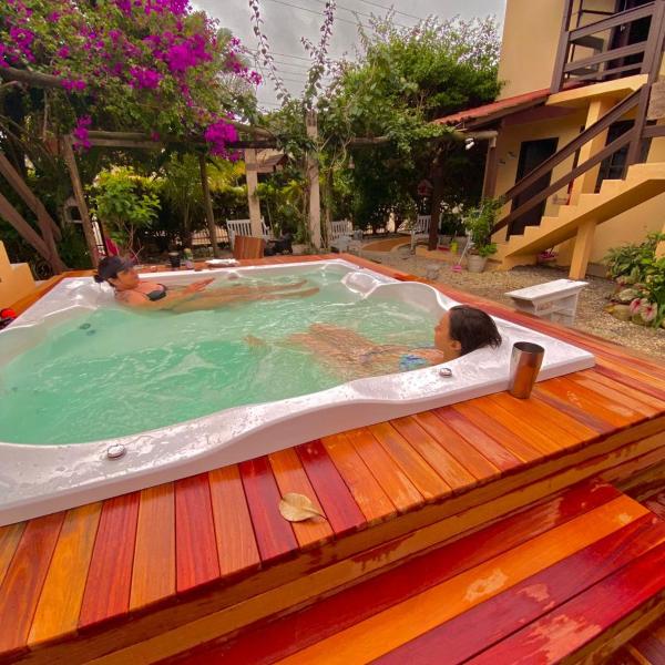 7 - Apartamento com jacuzzi para até 05 pessoas em Bombas