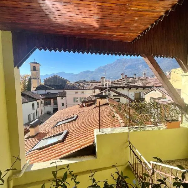 Appartamento sui tetti del centro storico, hotel in Rovereto