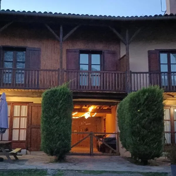 Le rouge Robin, hotel em Fougax-et-Barrineuf