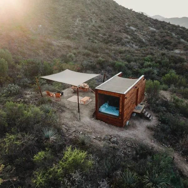 Wander Cabins, Cabaña con Vista Única a la Sierra de Artega, hotel in Arteaga