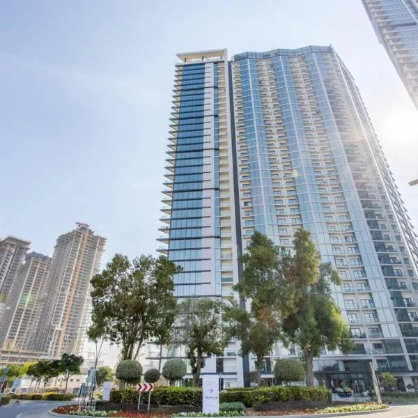 Luxury 2BDR in Sobha Hartland Waves near Dubai mall and Burj Khalifa, hotel in Dubai
