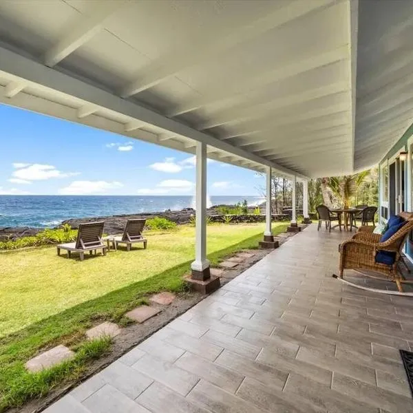 Ocean Front Paradise with Hot Tub in Hawaii, hotel v destinaci Keaau