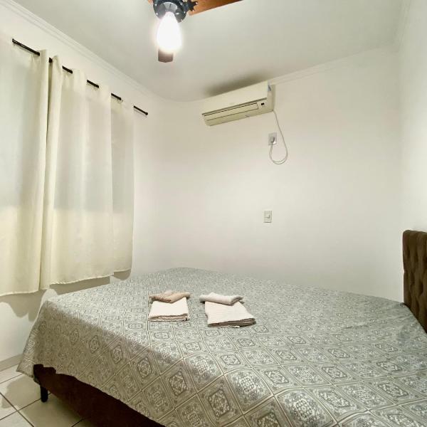 Apto aconchegante no centro perto do Shopping com 2 Quartos Casal ArCond WiFi 400M HomeOffice Cozinha Maq Lavar e Garagem em Dourados - Foto 4