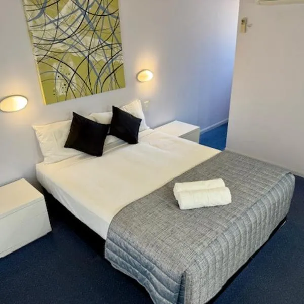 Cleveland Bay Air Motel、クリーブランドのホテル