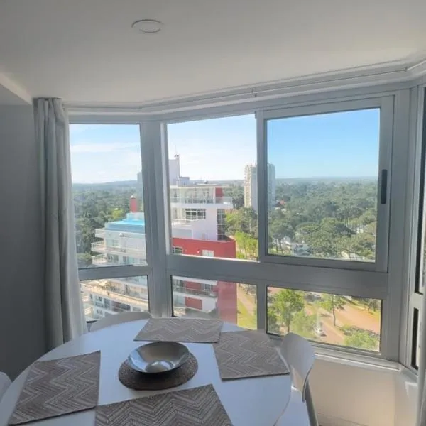 Piso 16 Punta del Este, Ocean Drive Country、プンタ・デル・エステのホテル