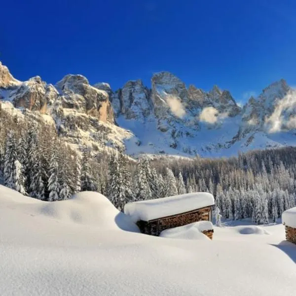 trilocale panorama val di fiemme, hotel v destinácii Predazzo