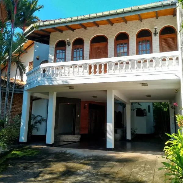 Ceylon Travel and Stay Lodge, hotel v destinaci Battaramulla