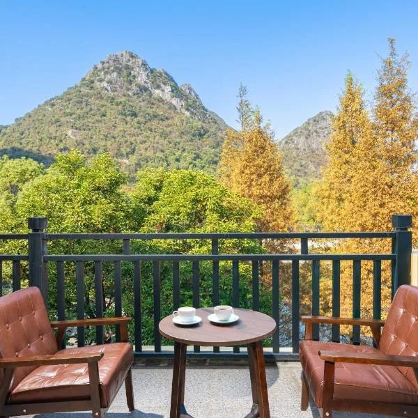 Guilin Camphor Country House Free pick-up service at train station for two nights, hotel u gradu Guilin