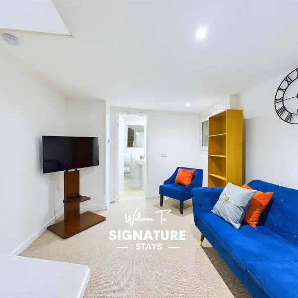 NEW Portland House by Signature Stays - 3 Bedroom House in Cheltenham, hotel v destinaci Cheltenham