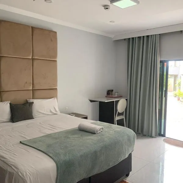 Lamour Guest House Germiston, hotel em Germiston