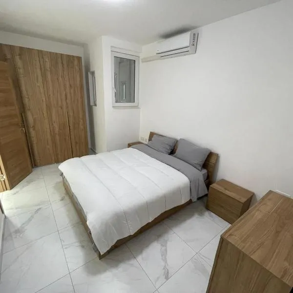 Lovely room near Balluta Bay RB, hotel v destinaci San Ġwann