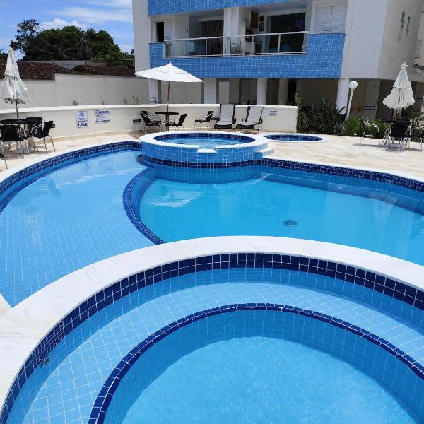 Apto com ar-cond e piscina a 100m mar praia da Enseada - Foto 2