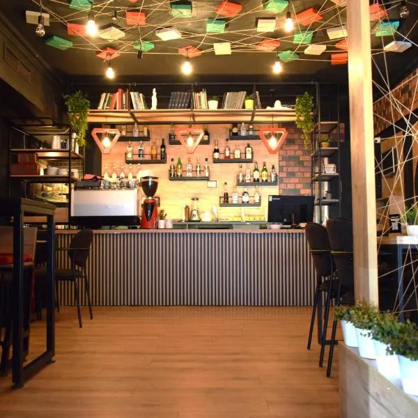 Mickitos Urban Hostel, hotel a Skopje