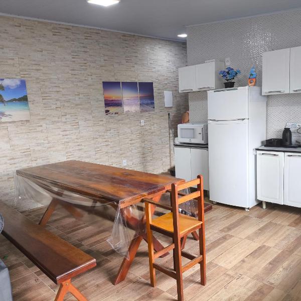 Casa aconchegante, Ubatuba, 40 metros da praia, frente ao mar, garagem fechada, quintal grande, área de lazer, churrasqueira, ar condicionado, wifi, tv a cabo, completamente equipada com utensílios - Foto 4