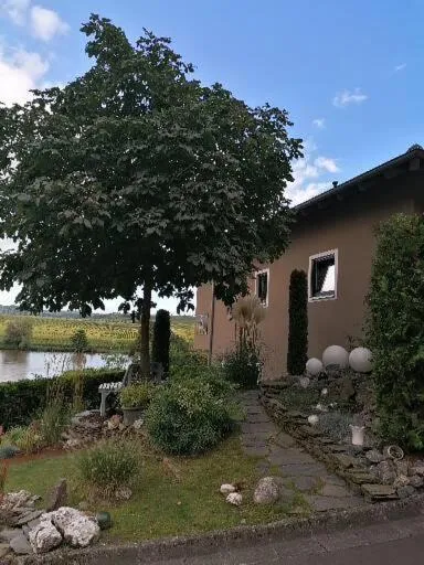 Haus der Weinkönigin Kristina, hôtel à Piesport