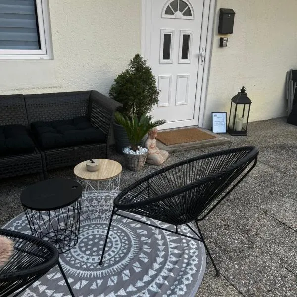 Ammersee Garten Appartment, hotel v destinaci Herrsching am Ammersee